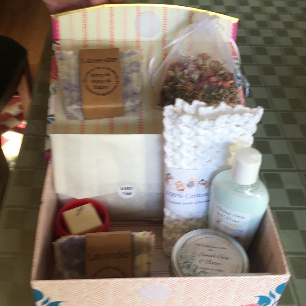 Lavender Spa Box - Picture 8 of 8